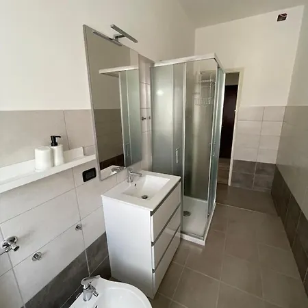 Apartment Ampio Monolocale Comodo A Trasporti E Servizi