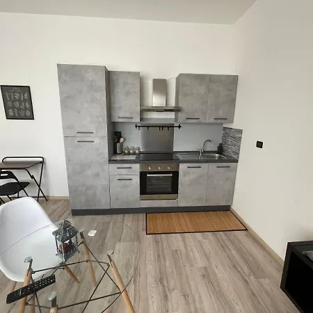 Apartment Ampio Monolocale Comodo A Trasporti E Servizi