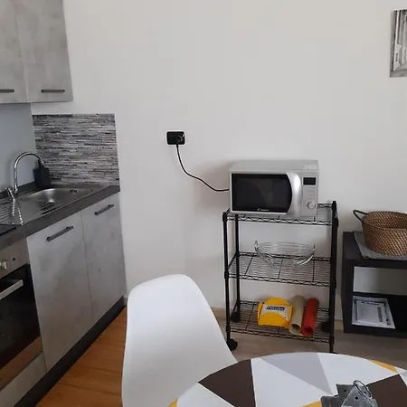 Ampio Monolocale Comodo A Trasporti E Servizi Apartment *